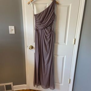 One-shoulder mesh bridesmaids dress w/lace insert